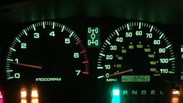 Toyota 4Runner 1996-2002: Why Does 4WD Dash Light Stay On?