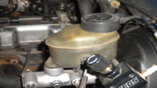 Toyota Tacoma: How to Replace Brake Master Cylinder