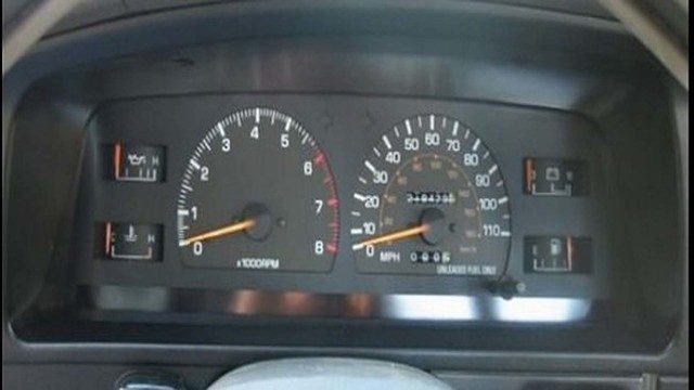 Toyota 4Runner 1984-1995: How to Swap Gauge Cluster