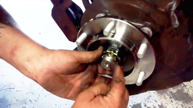 Toyota Tacoma and Tundra: How to Replace Wheel Bearings